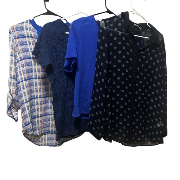 Tops - Blue Bundle size medium - 4 pieces